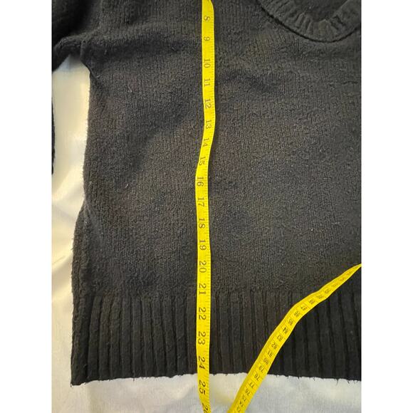 Free People V-Neck Sweater - Size M - Thick & Cozy‎ - Picture 5 of 8